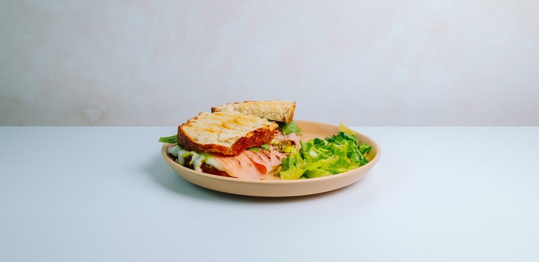 Lente Kipsalade Sandwich