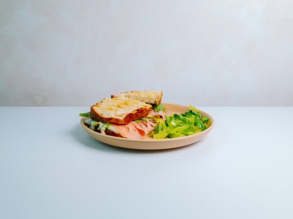 Lente Kipsalade Sandwich