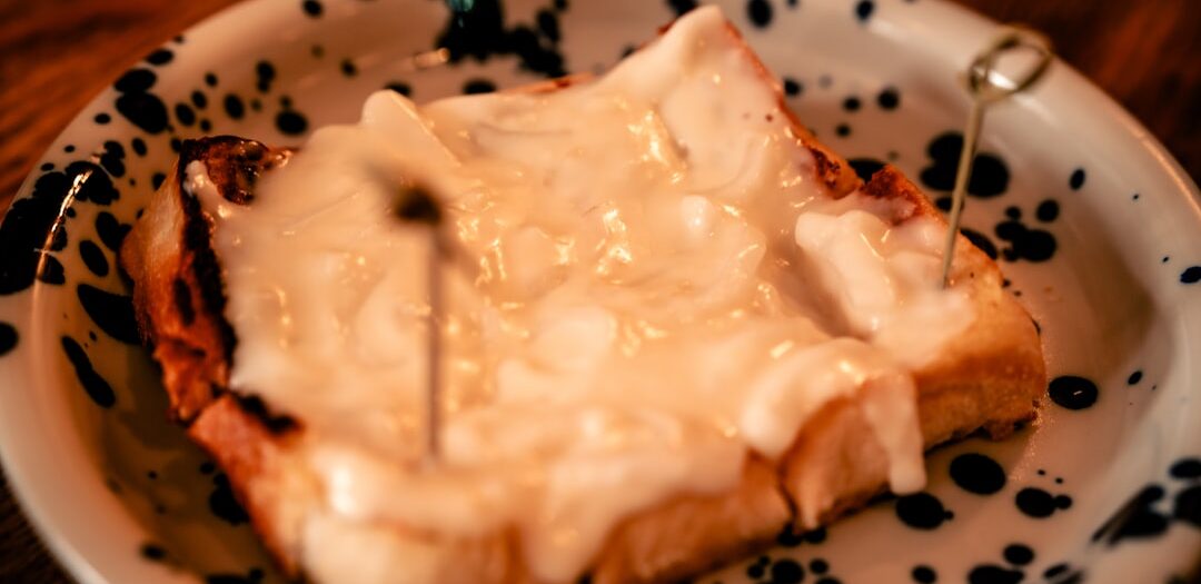 Gevulde wentelteefjes met aardbeien en roomkaas