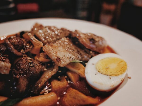 Vietnamees Gestoofde Varkensvlees met Ei (Thịt Kho Tàu)