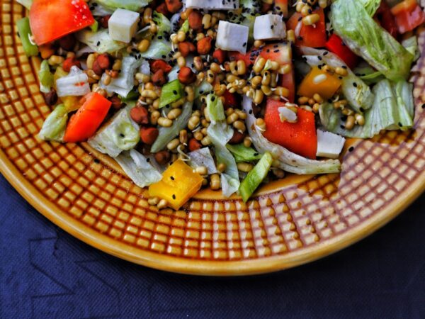 Turkish Lentil and Bulgur Salad (Mercimek Salatası)
